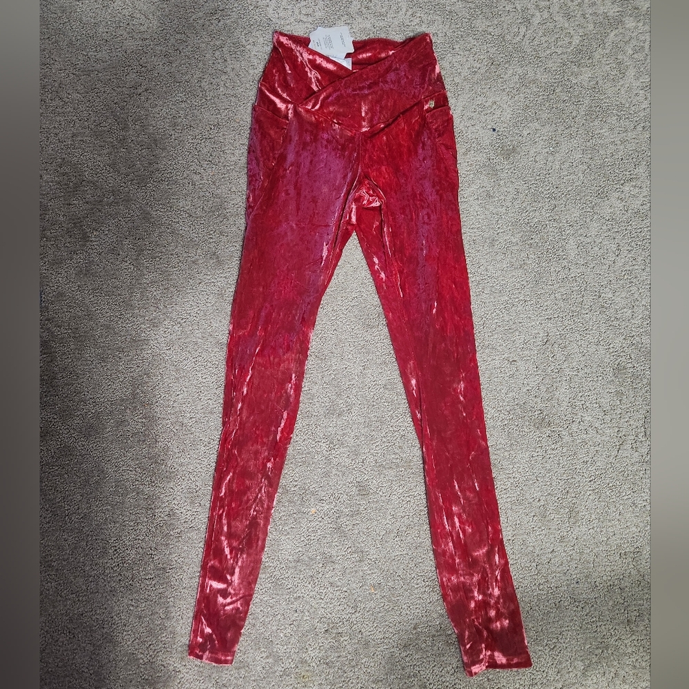 BRAND NEW Fabletics crushed velvet crossover leggings size XS